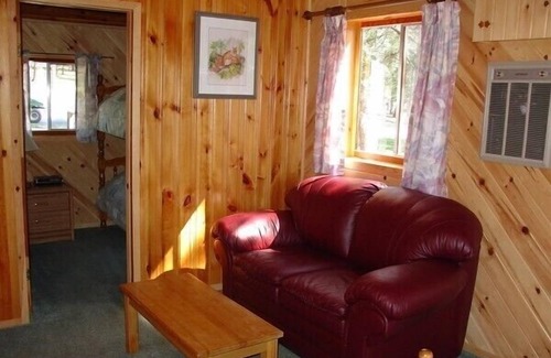 Sioux Narrows Nestor Falls Cottage | Cozy Two Bedroom Cottages - Sioux Narrows