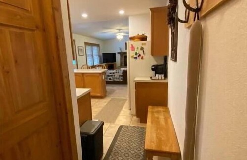 Fairplay Cabin | Cozy Two Bedroom Cabin Mountain Getaway!