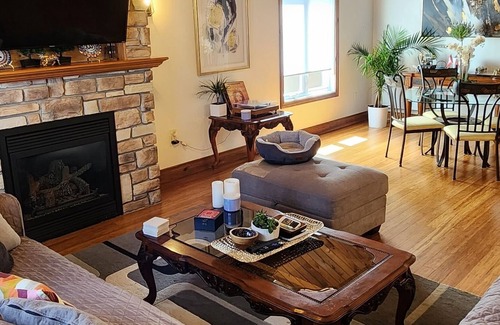 Downtown Gatineau Condo | Cozy two Bedroom Condo in the Heart of Gatineau