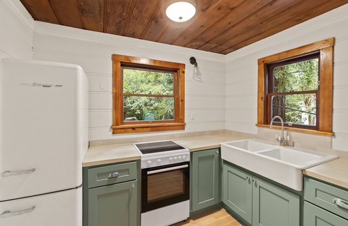 Northwood Cabin | Cozy two bedroom Guerneville getaway