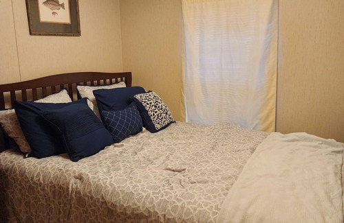 Prosperity House | Cozy Two Bedroom home nearby Dreher State Park/Lakel