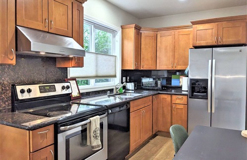 Kenmore House | Cozy two bedroom in quiet neighborhood