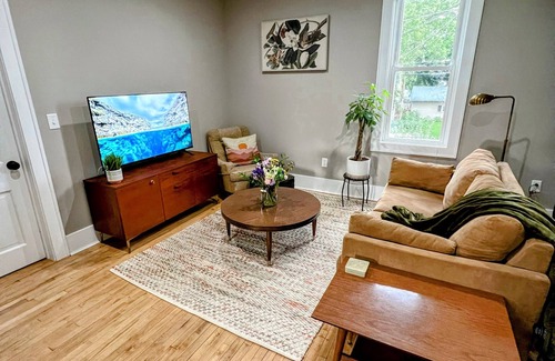 Grandville House | Cozy Two Bedroom Second Floor Apartment