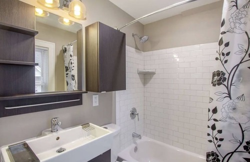Grandville House | Cozy Two Bedroom Second Floor Apartment