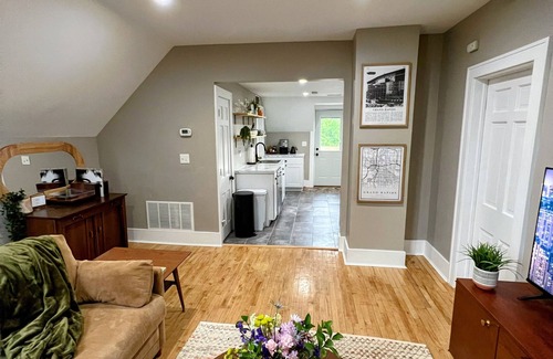 Grandville House | Cozy Two Bedroom Second Floor Apartment