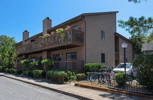 Caine Woods Condo | Cozy Two bedroom/two bath - short walk to the beach and Fenwick Island.