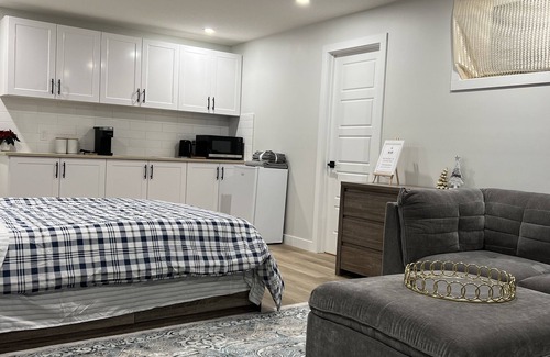 Regina House | Cozy two bedrooms suite.