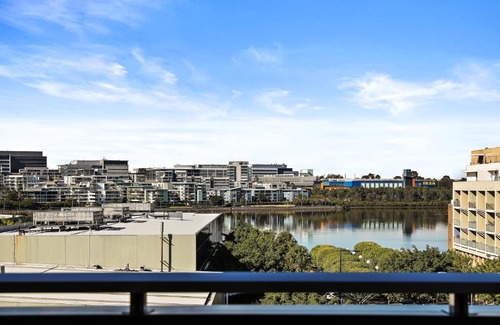 Wentworth Point Apartment | Cozy two bedrooms with stunning water view