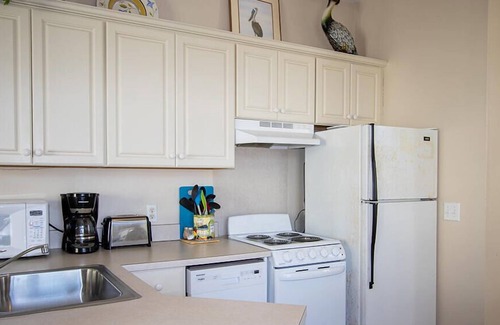 Saint Helena Island Cottage | Cozy Two-Story Home w/ Private Pool Area & Ocean Views - Near Golf & Dining