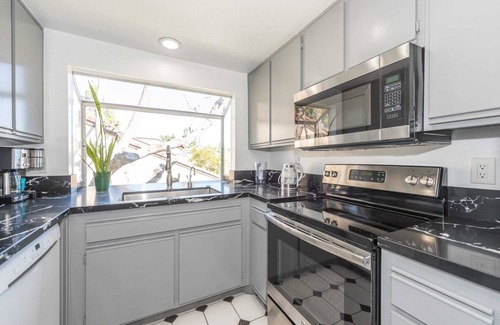 University Town Center House | Cozy UCI Townhome 2 Bedroom 2 Bath