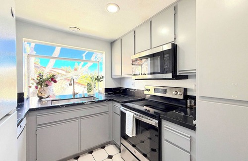 University Town Center House | Cozy UCI Townhome 2 Bedroom 2 Bath