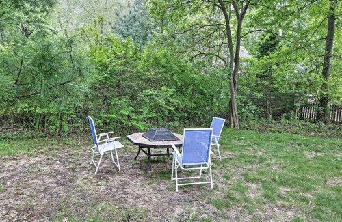 Union Pier Cottage | Cozy Union Pier House w/Hot Tub, Deck & Backyard!