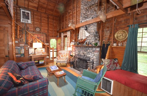 Northport Cabin | Cozy "up north" waterfront cottage. Fireplace. Short walk to town.