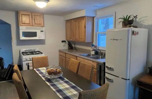 Tawas City House | Cozy updated 2 BR on bike path, walk to Lake Huron