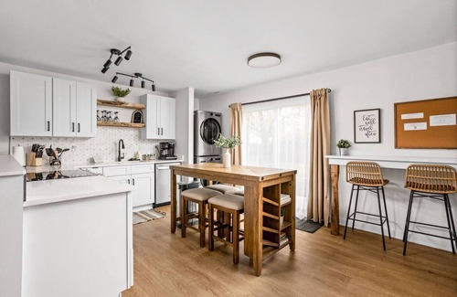 Noblesville Apartment | Cozy Updated 3BR Noblesville Bungalow