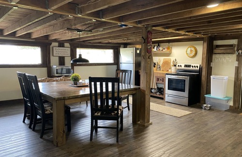 Arlington House | Cozy updated barn on 50+ acres!