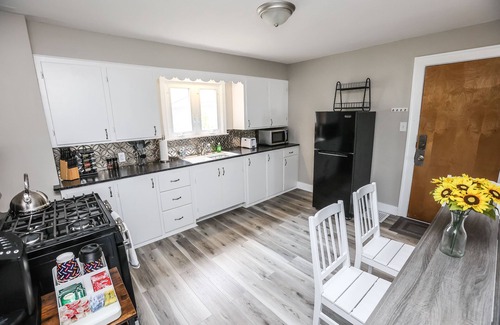 Orchard Park Cottage | Cozy Updated Cottage in the Village of Orchard Park Minutes to Highmark Stadium!
