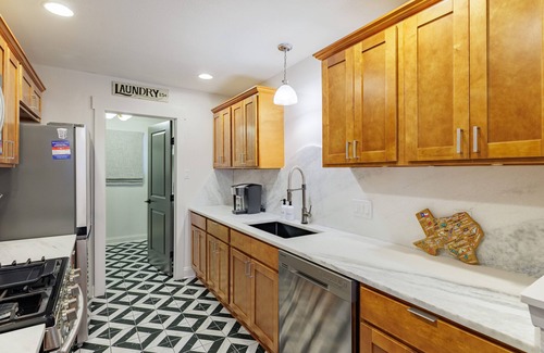 Quail Hollow House | Cozy, updated home with 2 Kings & Foosball, near Domain, Q2, Downtown Austin