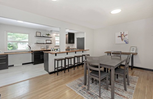 Willoughby Hills House | Cozy, updated modern bungalow near Downtown Willoughby