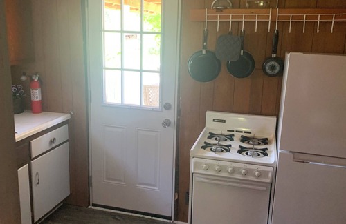 Cuba Cottage | Cozy, upgraded, pet friendly cabin, formerly Cuba Lake Vintage Duck House.