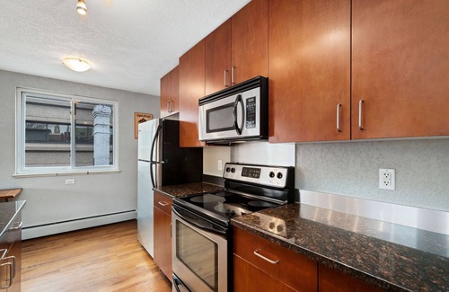 Capitol Hill Condo | Cozy, upgraded top floor 1-bedroom condo in Central Denver/Capital Hill!