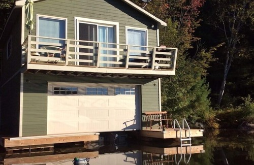 Seguin Cottage | Cozy Upper Boathouse For Rent