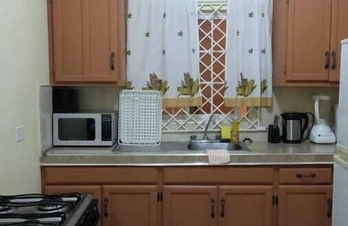 Mandeville House | Cozy upstairs apartment for two with great views. Book your stay today.