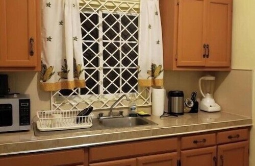 Mandeville House | Cozy upstairs apartment for two with great views. Book your stay today.