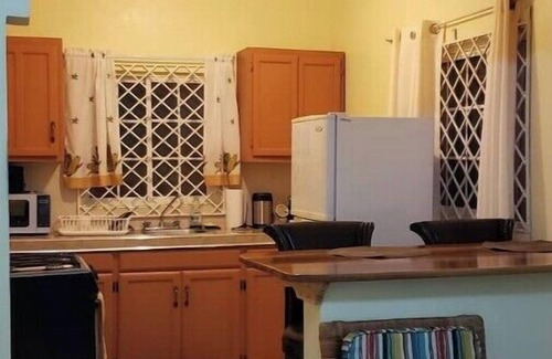 Mandeville House | Cozy upstairs apartment for two with great views. Book your stay today.