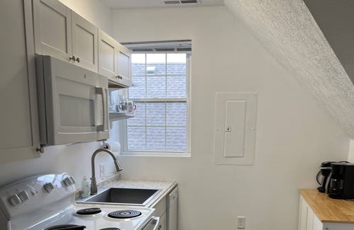 Near Northside Apartment | Cozy upstairs apartment on Bellefontaine 5 minutes from Mass Avenue Indy.