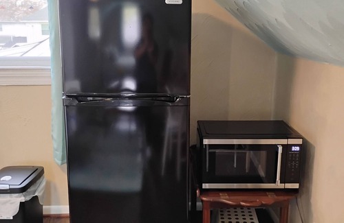 Central Newport News Apartment | Cozy upstairs studio apartment in Historic Hilton Village in Newport News, VA