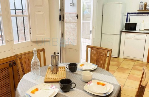 Castanos Apartment | Cozy urban apartment with wifi and terrace