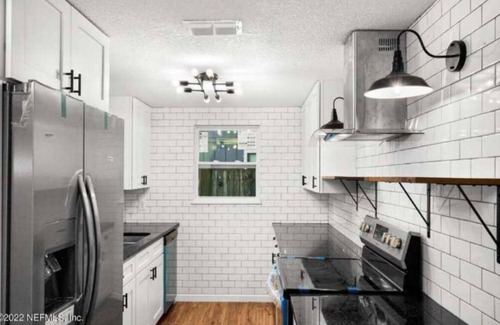 Murray Hill House | COZY URBAN BEAUTY MINUTES FROM HOSPITALS, RIVERWALK AND RESTAURANTS