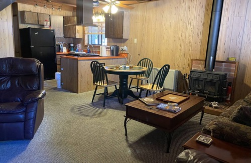 Lake Almanor Country Club Cabin | Cozy Conifer Cabin in the Country Club at Lake Almanor
