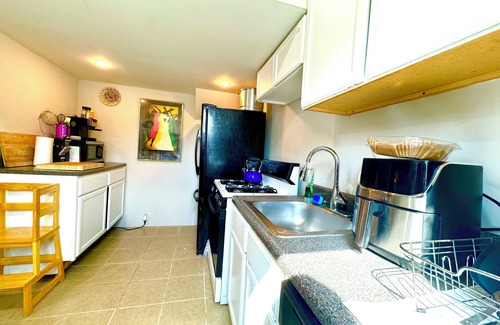 Wallingford House | Cozy with A Huge Yard-5 minutes Swarthmore & Widner 11 mins from PHL
