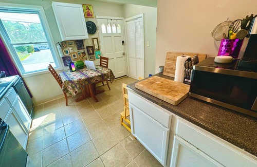 Wallingford House | Cozy with A Huge Yard-5 minutes Swarthmore & Widner 11 mins from PHL