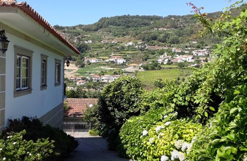 Santa Marinha do Zezere House | Cozy vacation home ideal for families with outdoor area and games room
