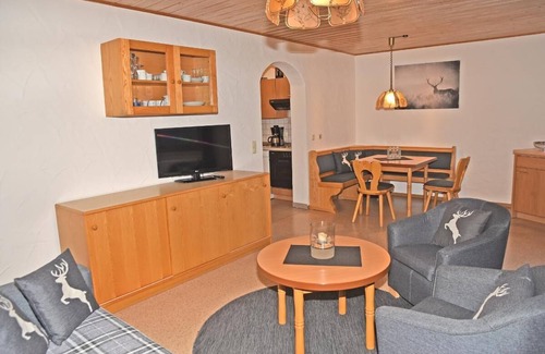 Maibrunn Apartment | Cozy vacation apartment (45sqm) with separate bedroom and balcony