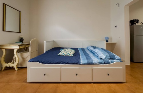 Palombina Nuova Apartment | Cozy vacation home with a garden, just steps away from the sea.Pet-friendly.