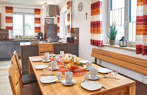 Riedenburg Apartment | Cozy vacation home (115 sqm) with terrace and balcony
