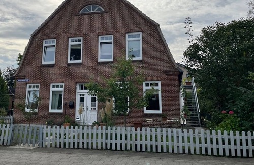 Friedrichstadt Apartment | Cozy vacation apartment with large sunny balcony and special furnishings