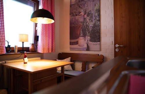 Untermerzbach Apartment | Cozy vacation apartment (30sqm) with combined living room/bedroom and covered outdoor seating area