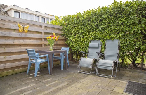 Westkapelle House | Cozy vacation apartment in the center and near the beach