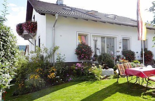 Beilngries Apartment | Cozy vacation apartment (50 sqm) for up to 2 people with furnished balcony
