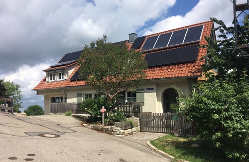 Weissenburg in Bayern Apartment | Cozy vacation apartment with swimming pond