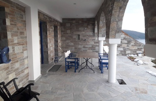 Lefokastron Apartment | Cozy vacation apartment with stunning sea views, 5 minutes' walk from the beach