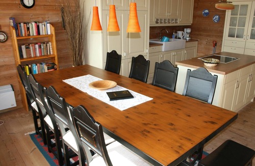 Hyllestad Condo | Cozy vacation apartment directly on the fjord