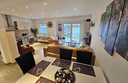 Bad Konig Apartment | Cozy vacation apartment on the outskirts of the city Family and pet friendly