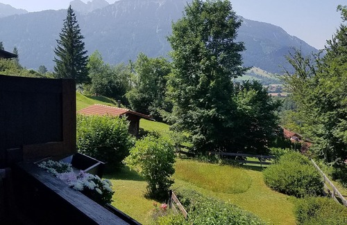 Meilingen Apartment | Cozy vacation apartment with large balcony. Mountain view included.