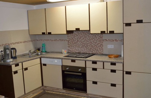 Ostrach Apartment | Cozy Vacation Apartment "Waldraff" with Terrace, Wi-Fi & Playground